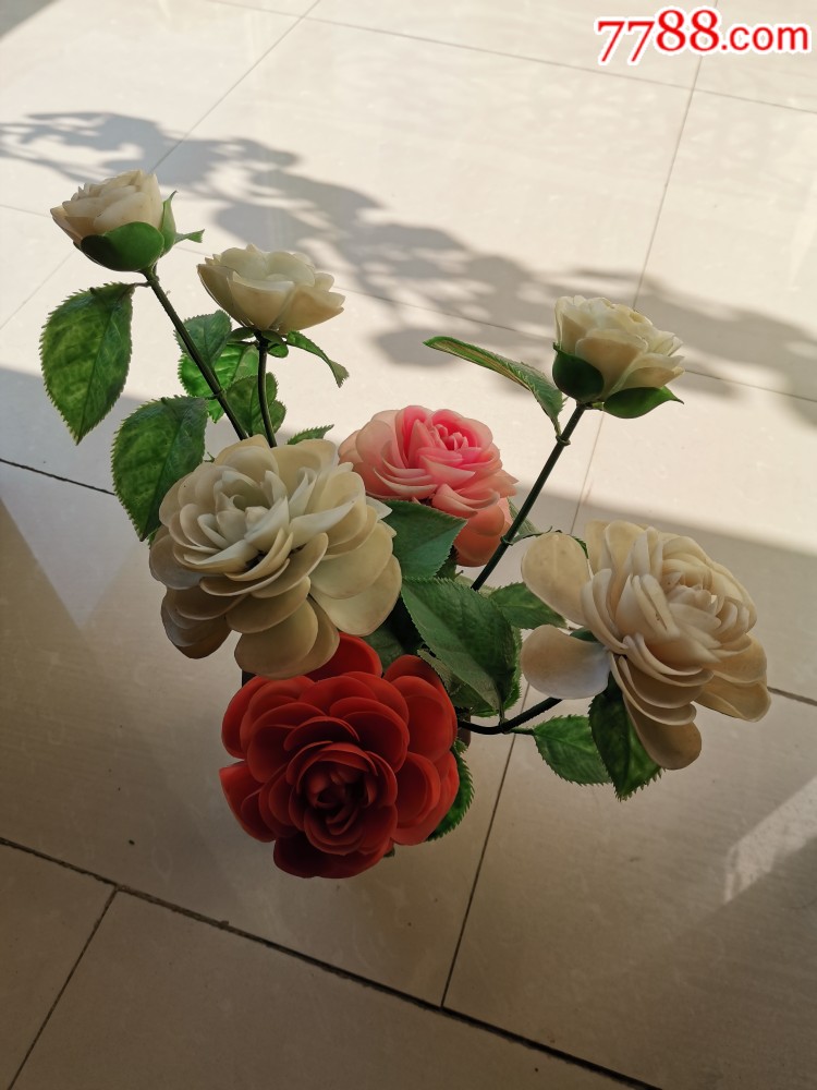 塑料花一盆有七朵
