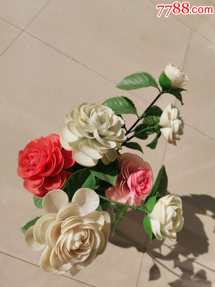 塑料花一盆有七朵