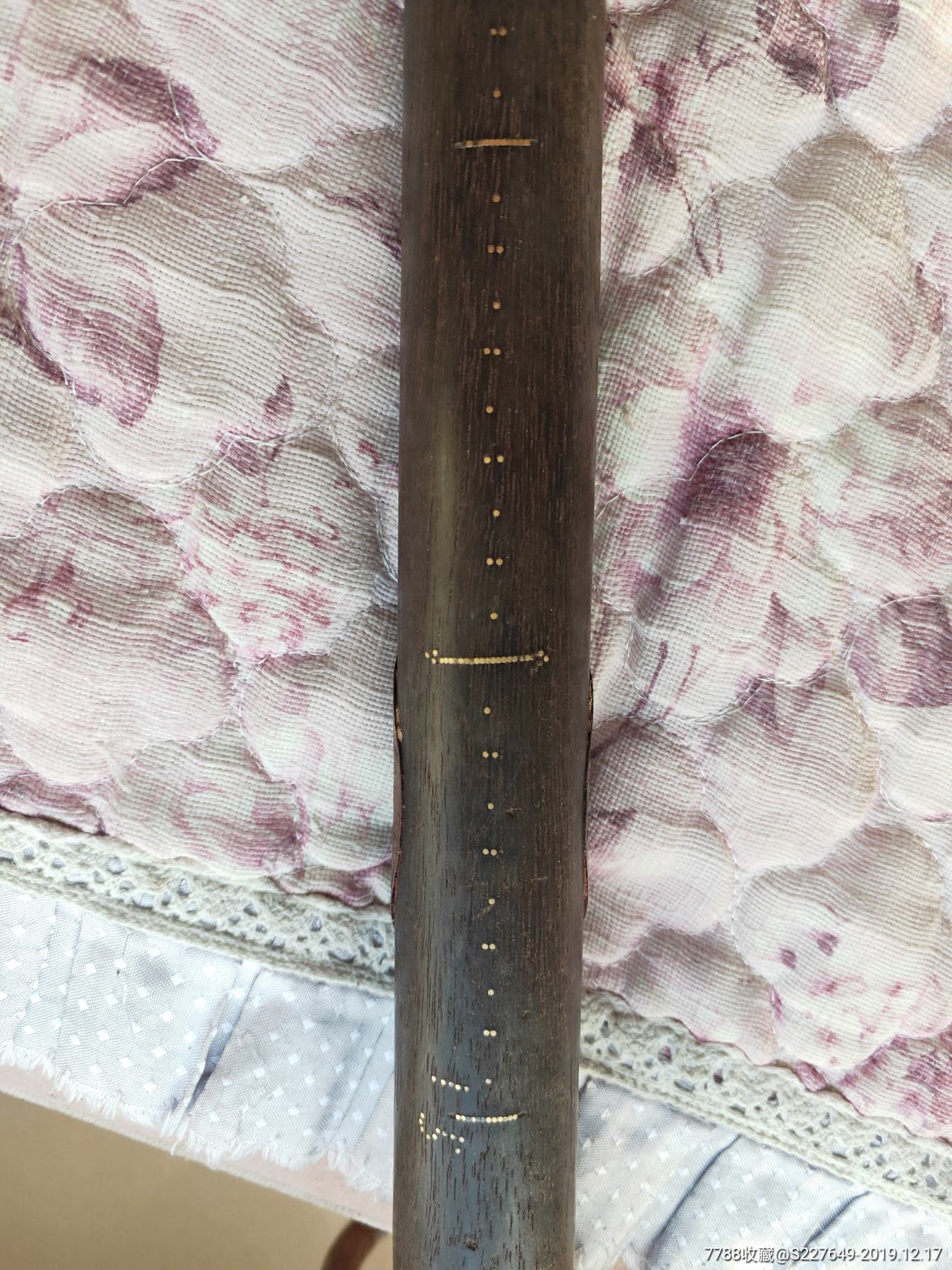 铁力木秤杆,全长1200大头直径29品相一流,保真包老不包感兴趣的话给我