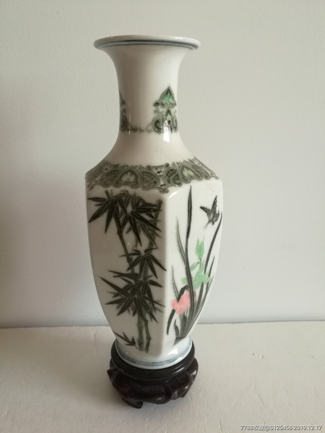 中国界牌花瓶