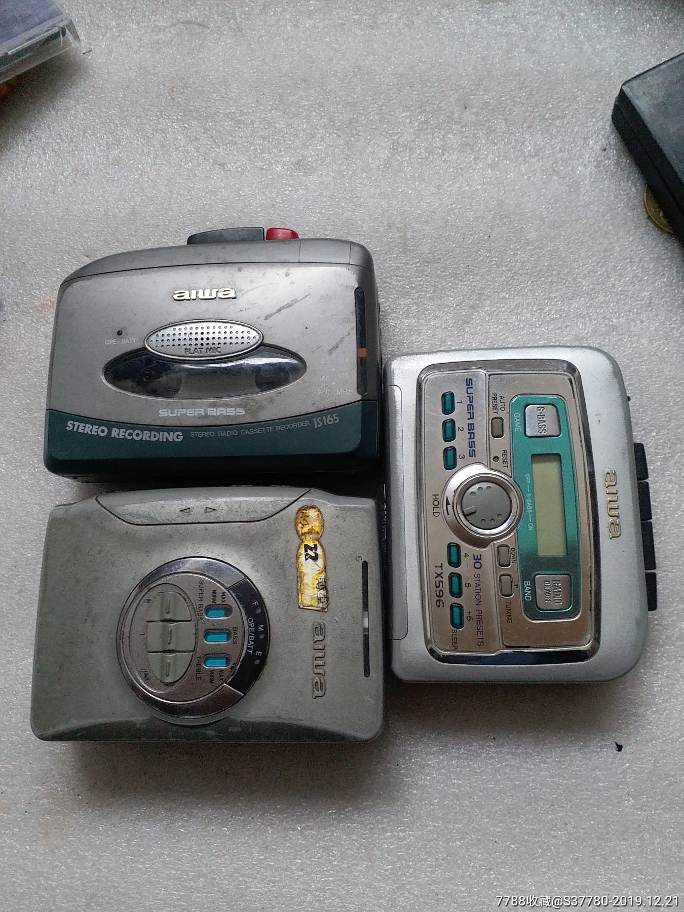 爱华磁带机观无磕碰功能不详就当配件卖一起拍