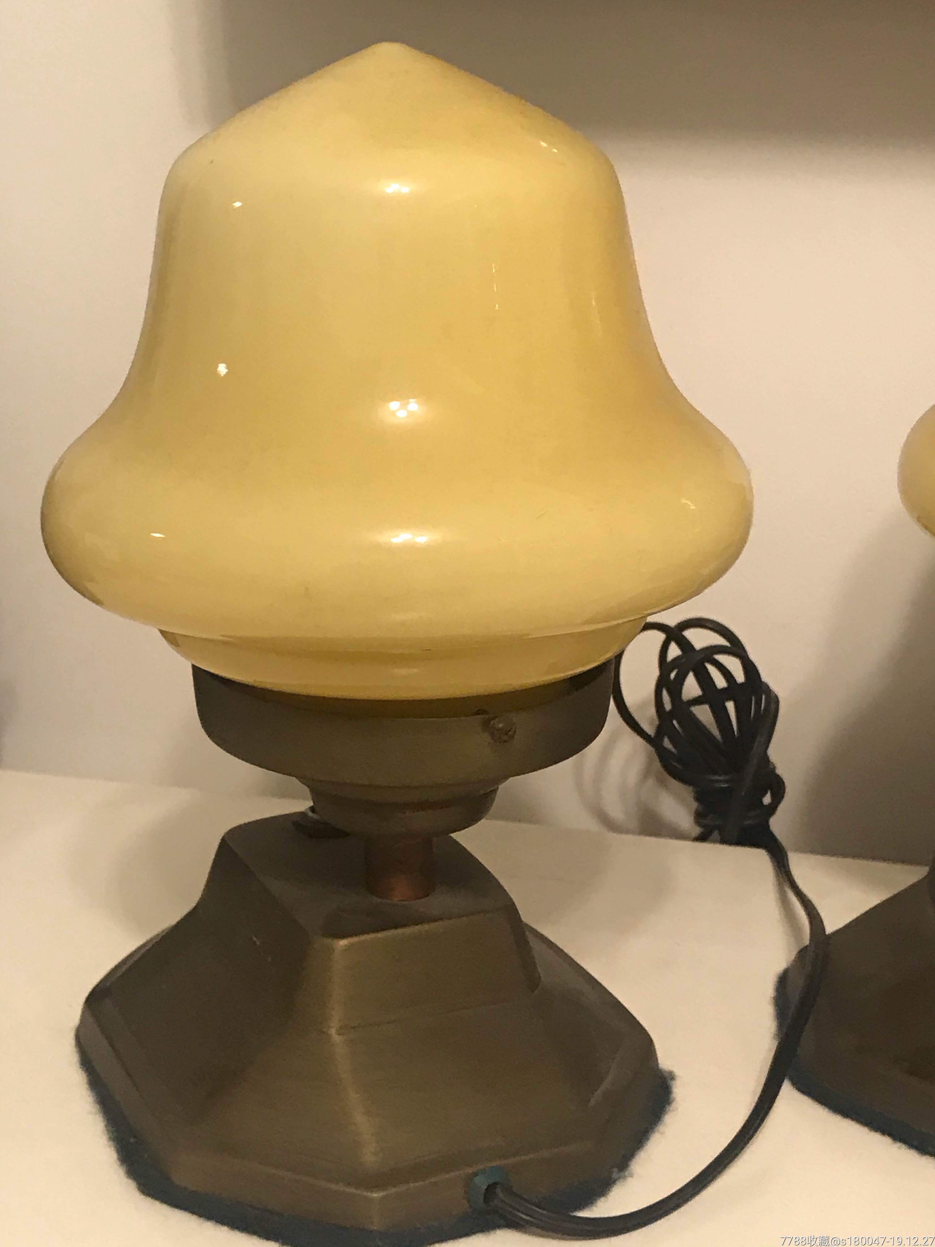 一对床头座灯民国artdeco风格手工铜座奶黄色玻璃灯罩