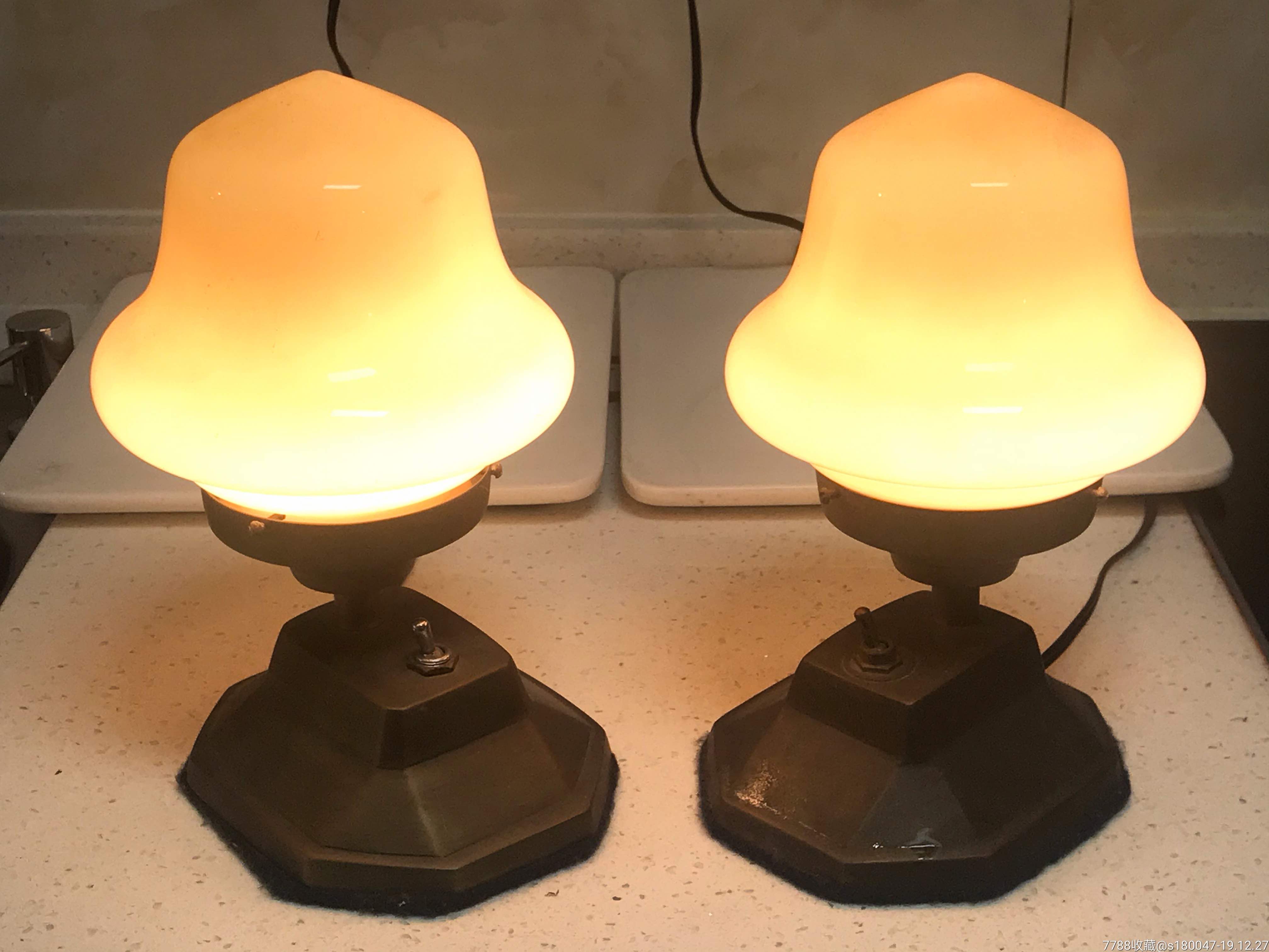 一对床头座灯民国artdeco风格手工铜座奶黄色玻璃灯罩_台灯_第8张