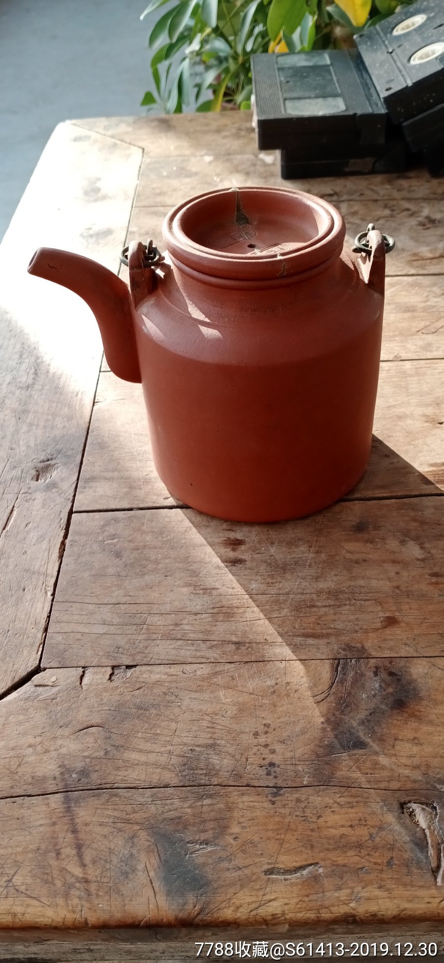 滚动鼠标滚轴,图片即可轻松放大,缩小更多"茶壶"商品>>>>99文革紫砂