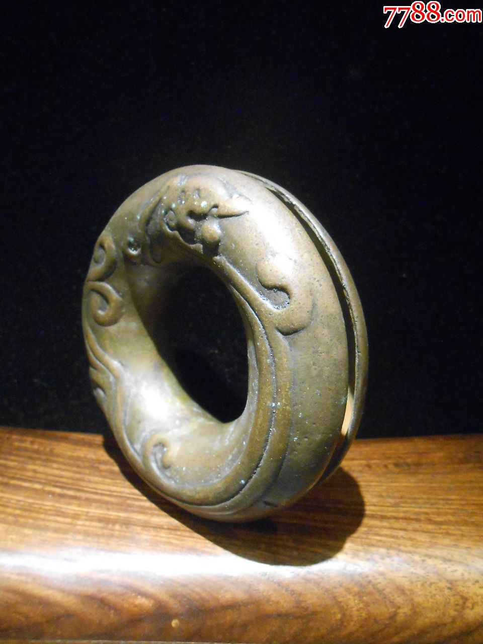 道家法器摇铃"招魂铃"圆环形状,内空,内有一颗铃铛和碰珠,仍可发声