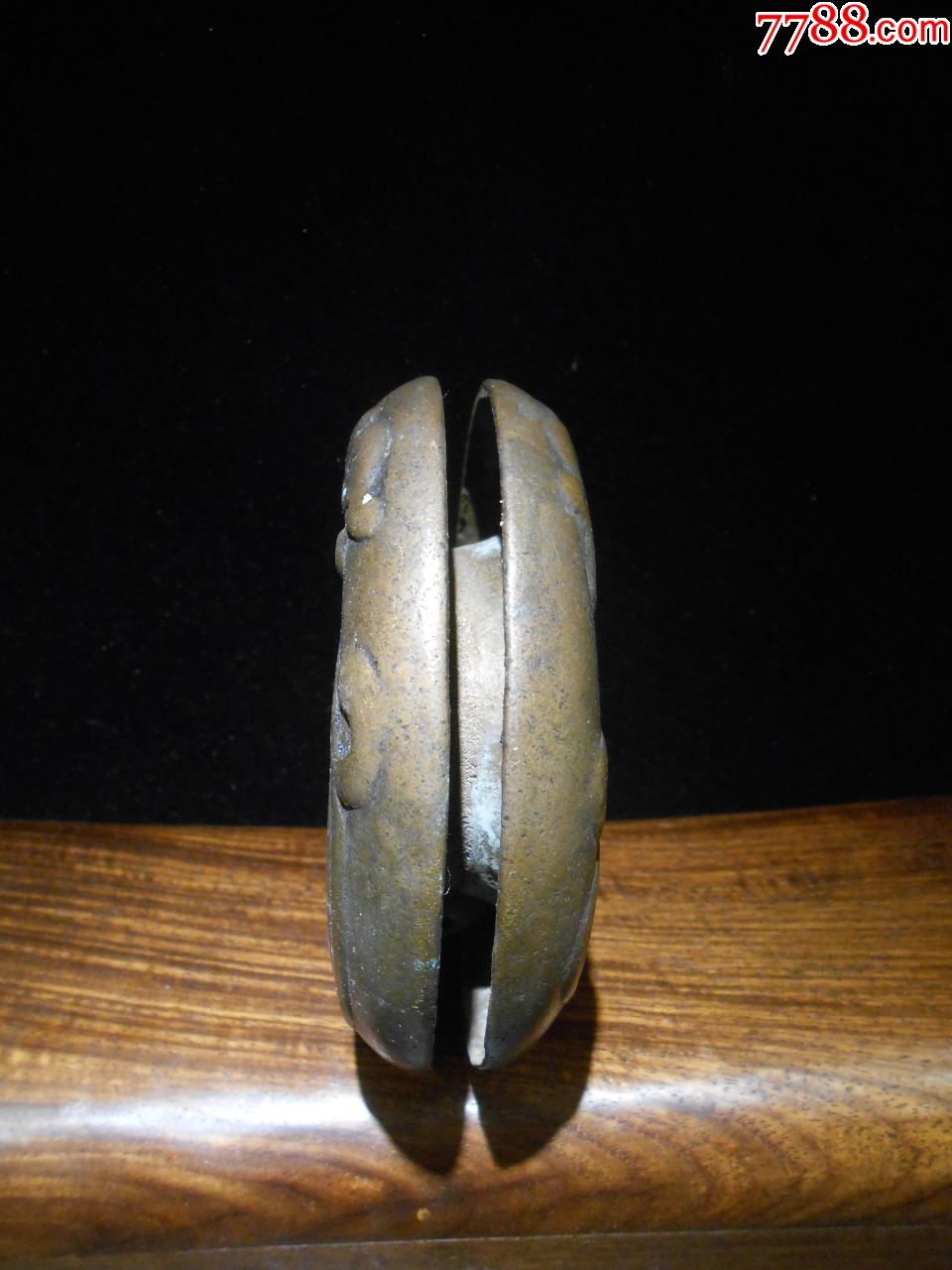 道家法器摇铃"招魂铃"圆环形状,内空,内有一颗铃铛和碰珠,仍可发声