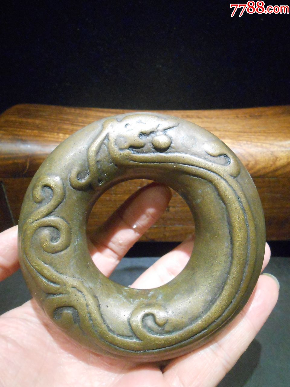 道家法器摇铃"招魂铃"圆环形状,内空,内有一颗铃铛和碰珠,仍可发声