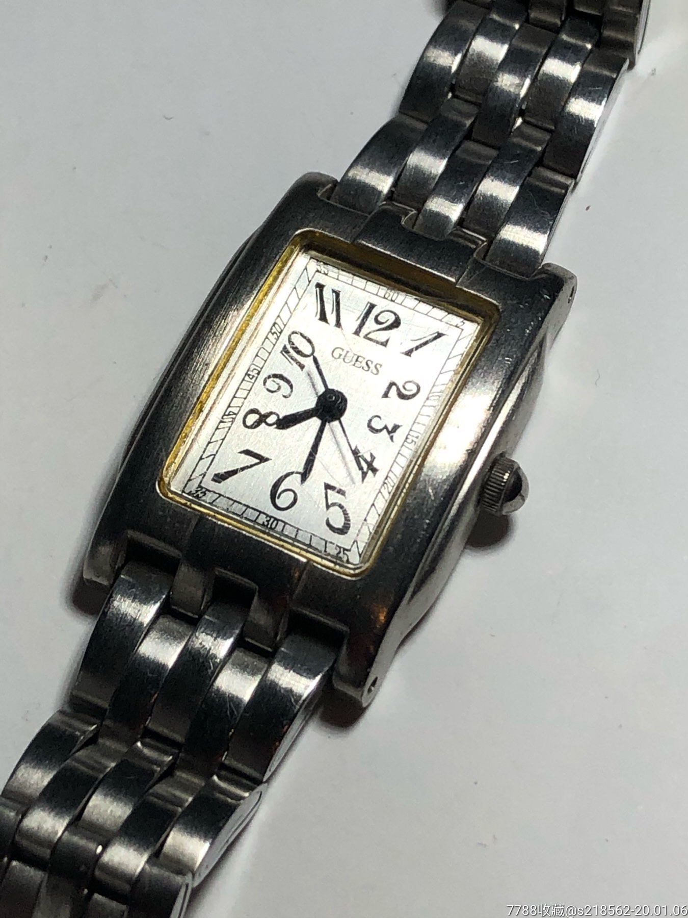 美国品牌guess石英女表表盘21*24mm厚7.5mm表带长17cm日本机芯售