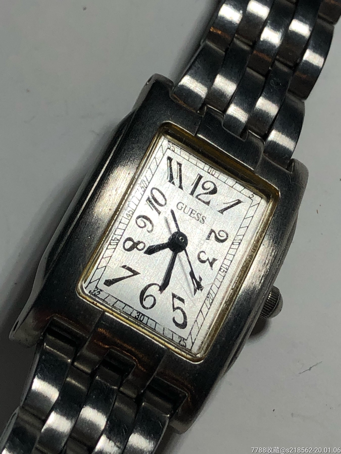 美国品牌guess石英女表表盘21*24mm厚7.5mm表带长17cm日本机芯售