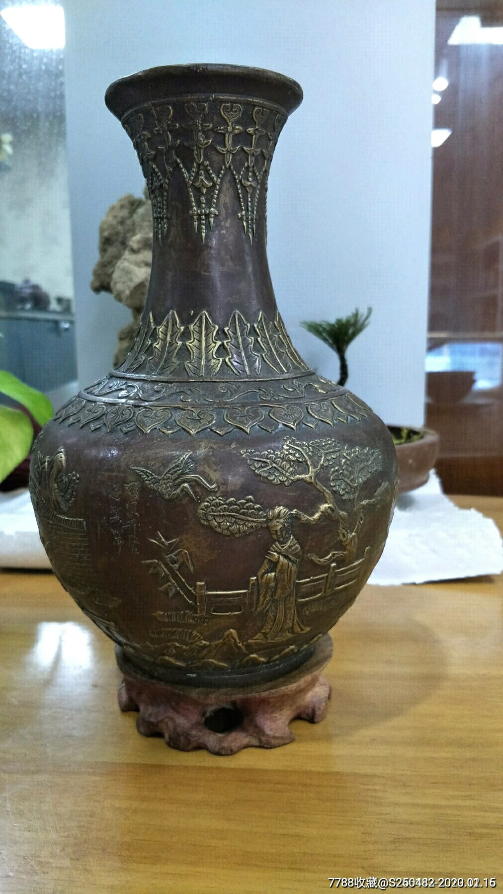 掐丝人物纯手工铜花瓶_价格599元_第1张