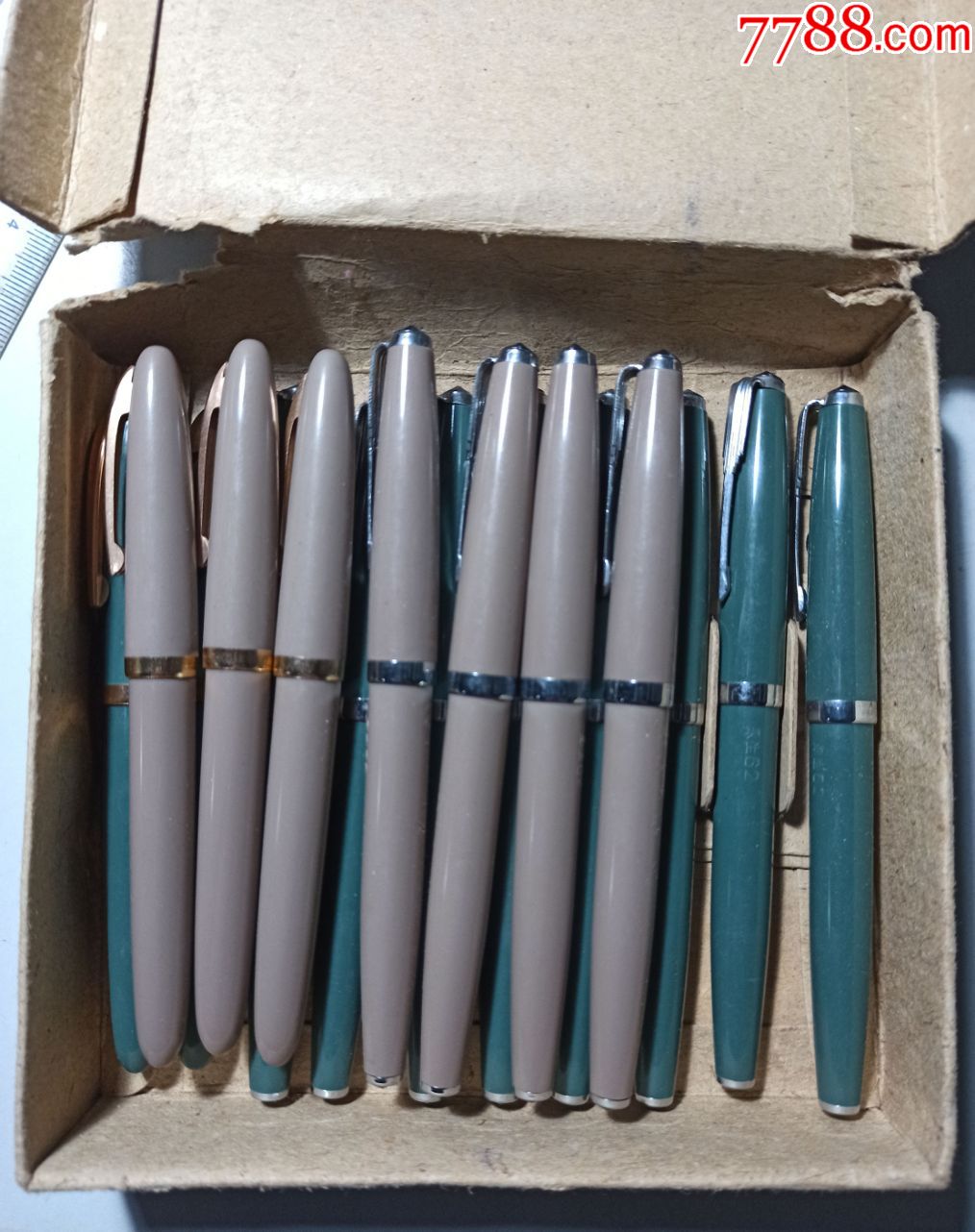 新～老款永生62小型钢笔三色20支一盒