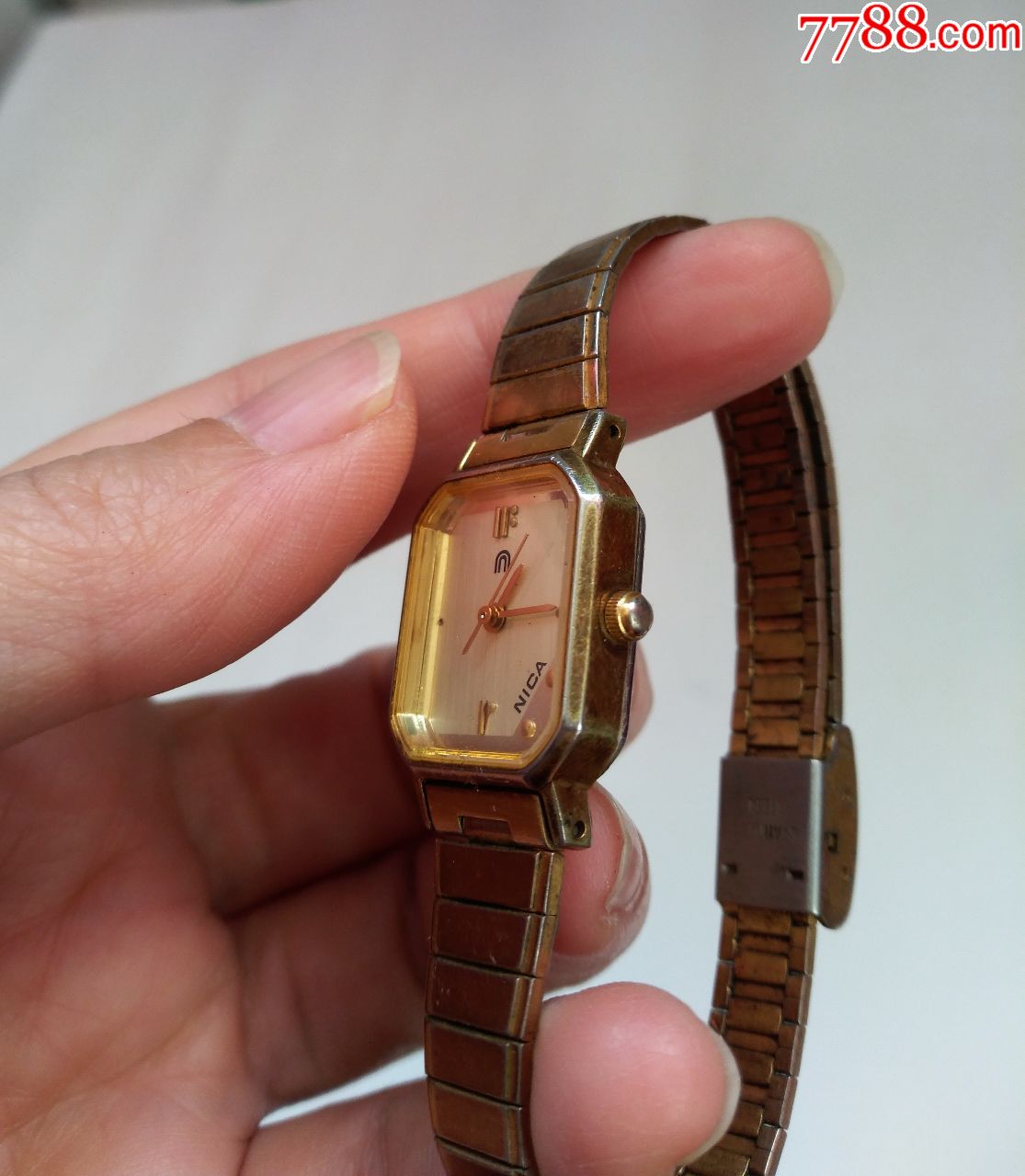 nica,石英女款手表,设计独特,标志右下,少见,点图看放大