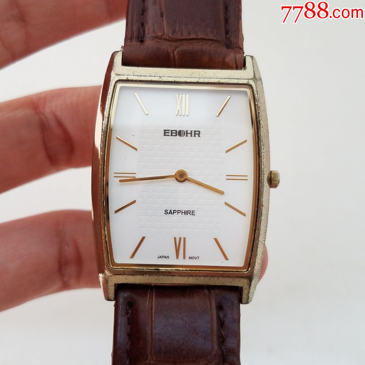 依波电子男表【独特方型金表款】【金刻度金针】【漂亮水波纹表盘】