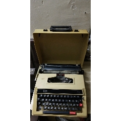 老打字机一台(au22210218)_7788收藏__收藏热线