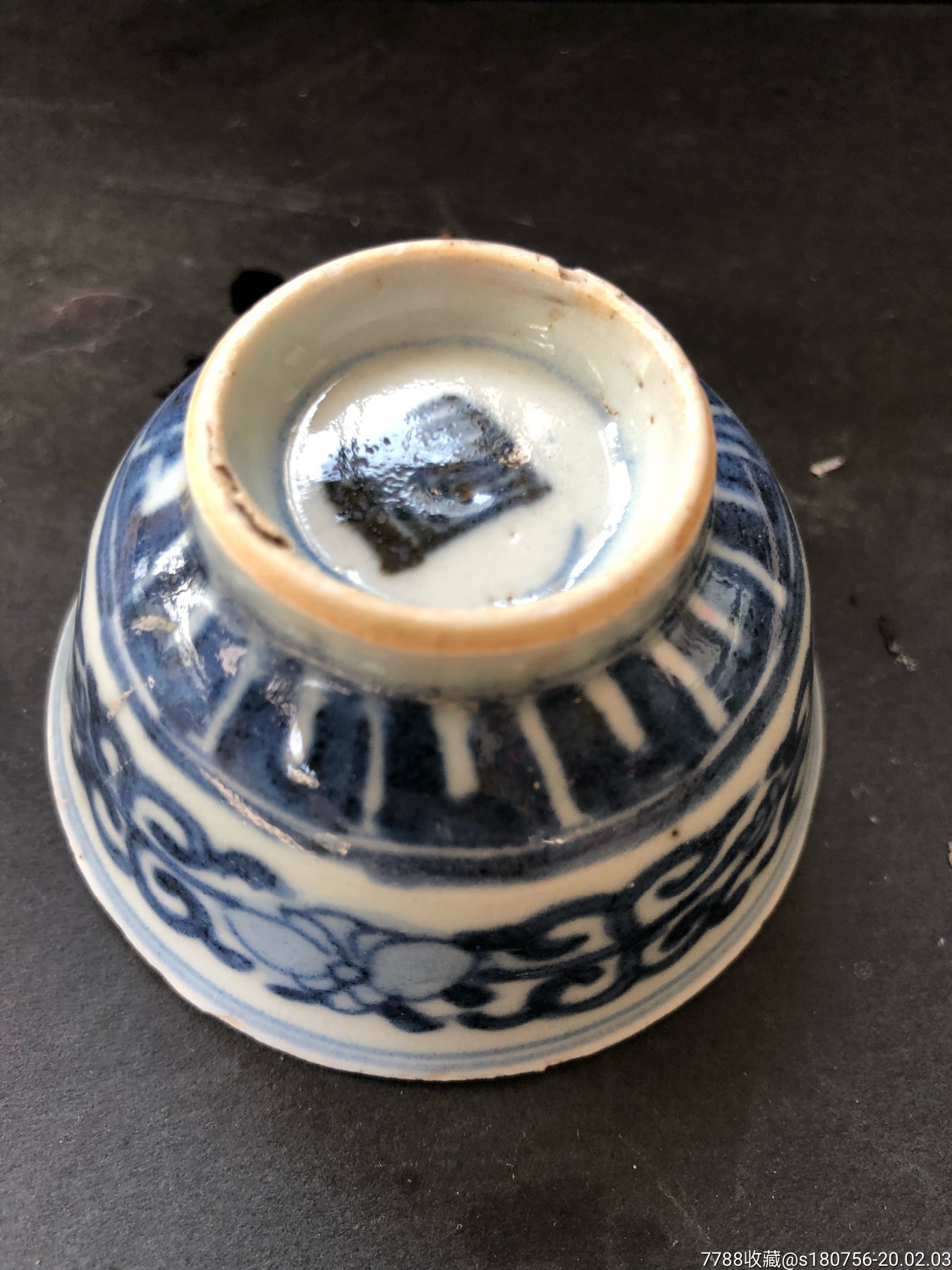 明代青花压手杯