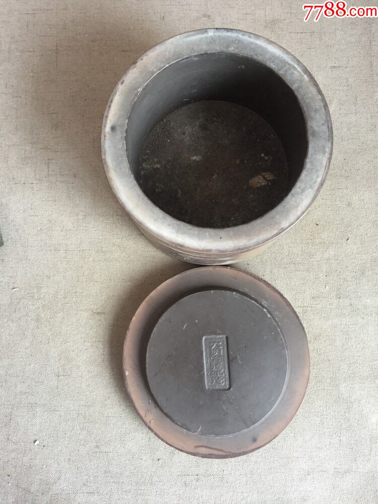 骆驼纹带款蛐蛐罐