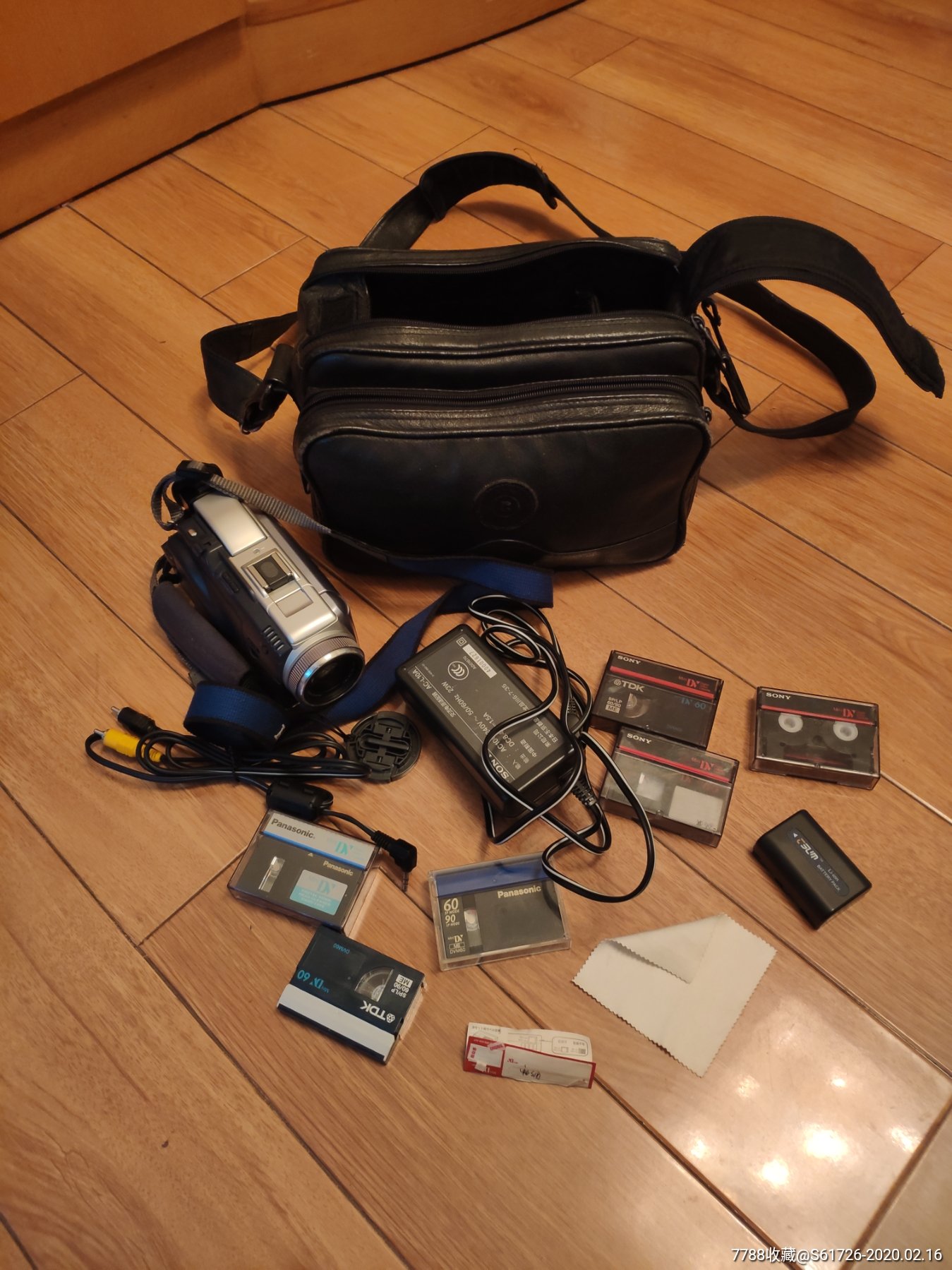 闲置索尼dcr-trv75e经典摄像机.机器无拆无修功能正常.2电一充.