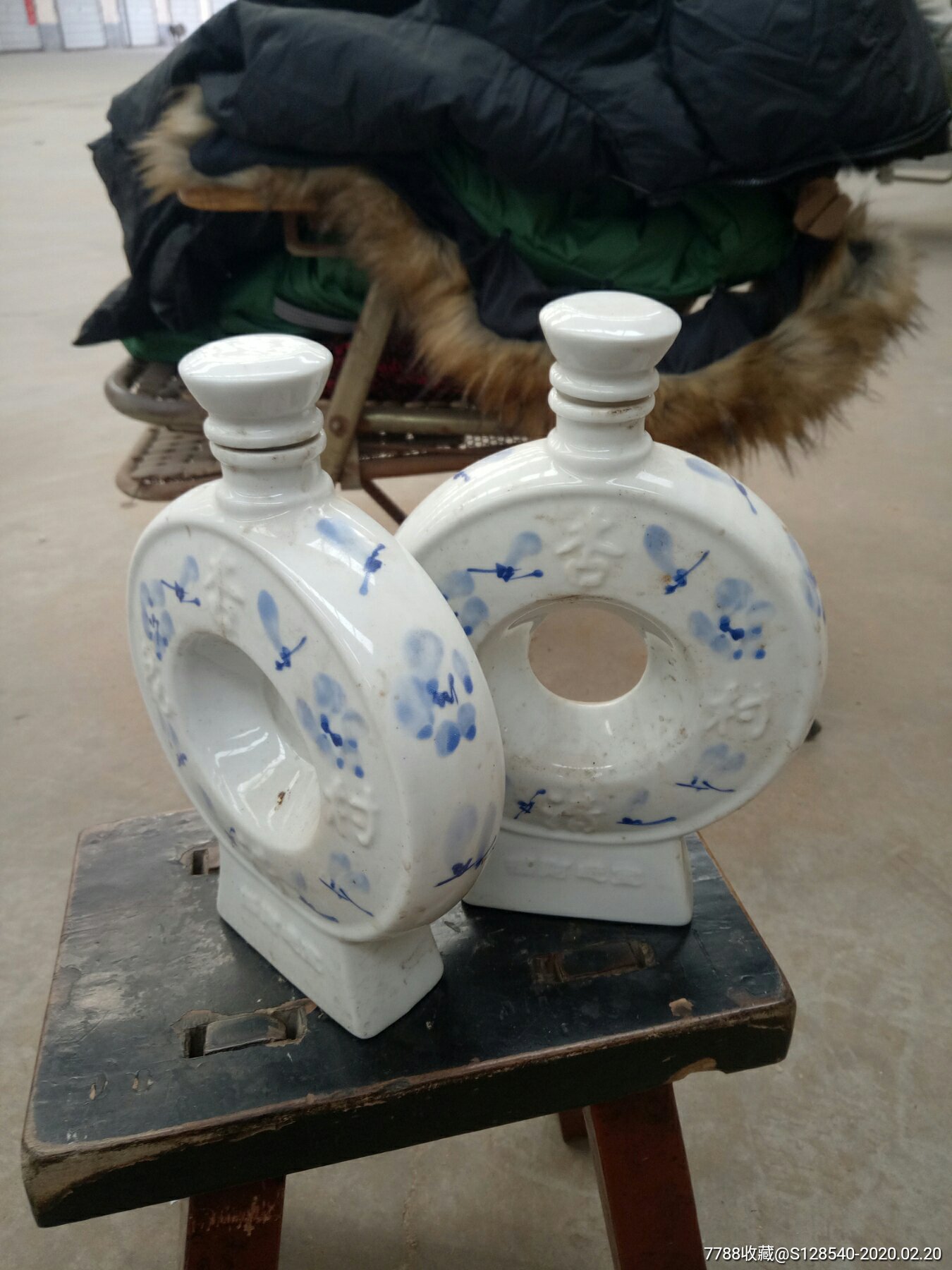 2个奇特白瓷酒瓶合拍-酒瓶-7788收藏__收藏热线