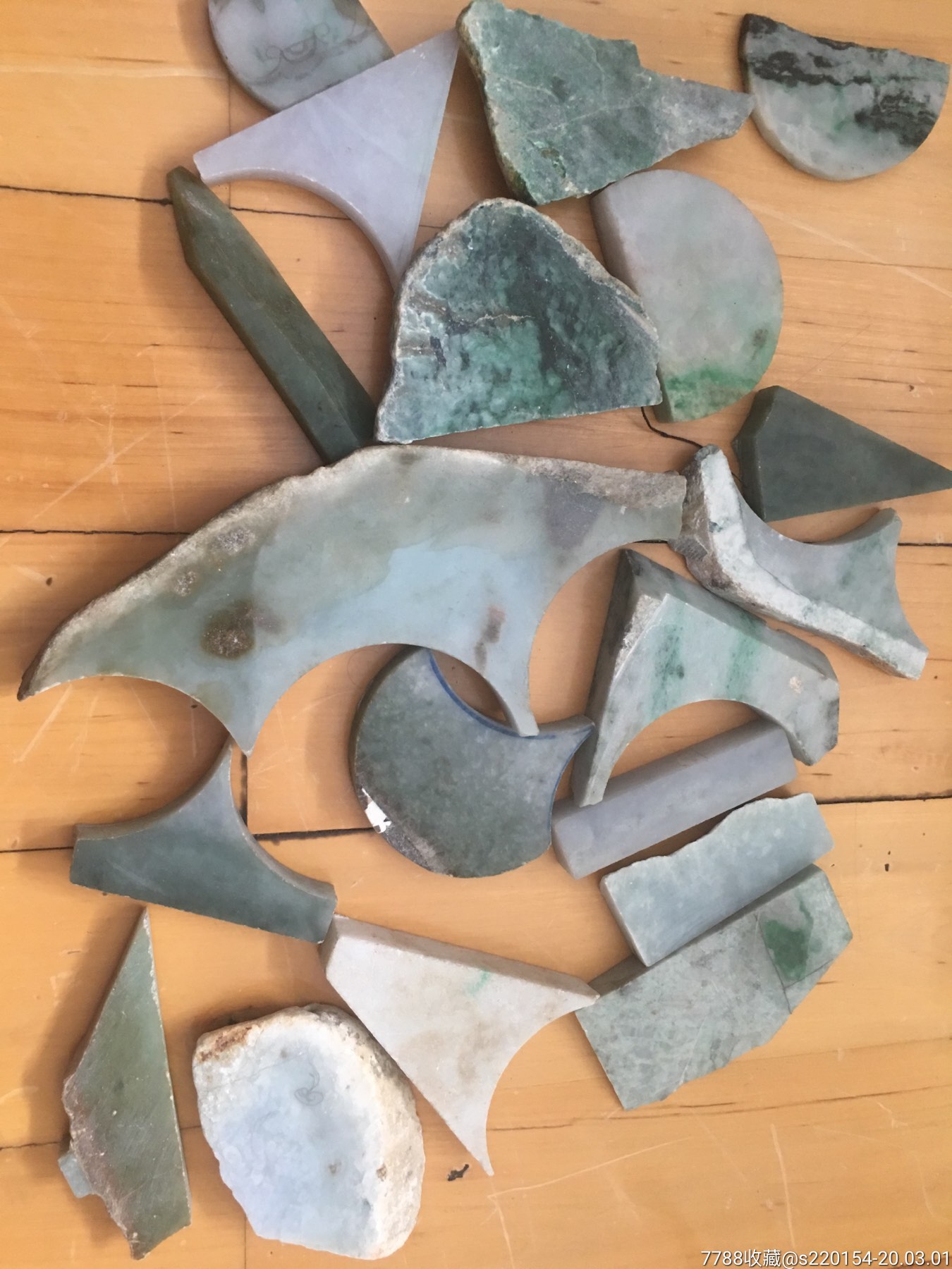 天然翡翠边角料一堆打包拍卖