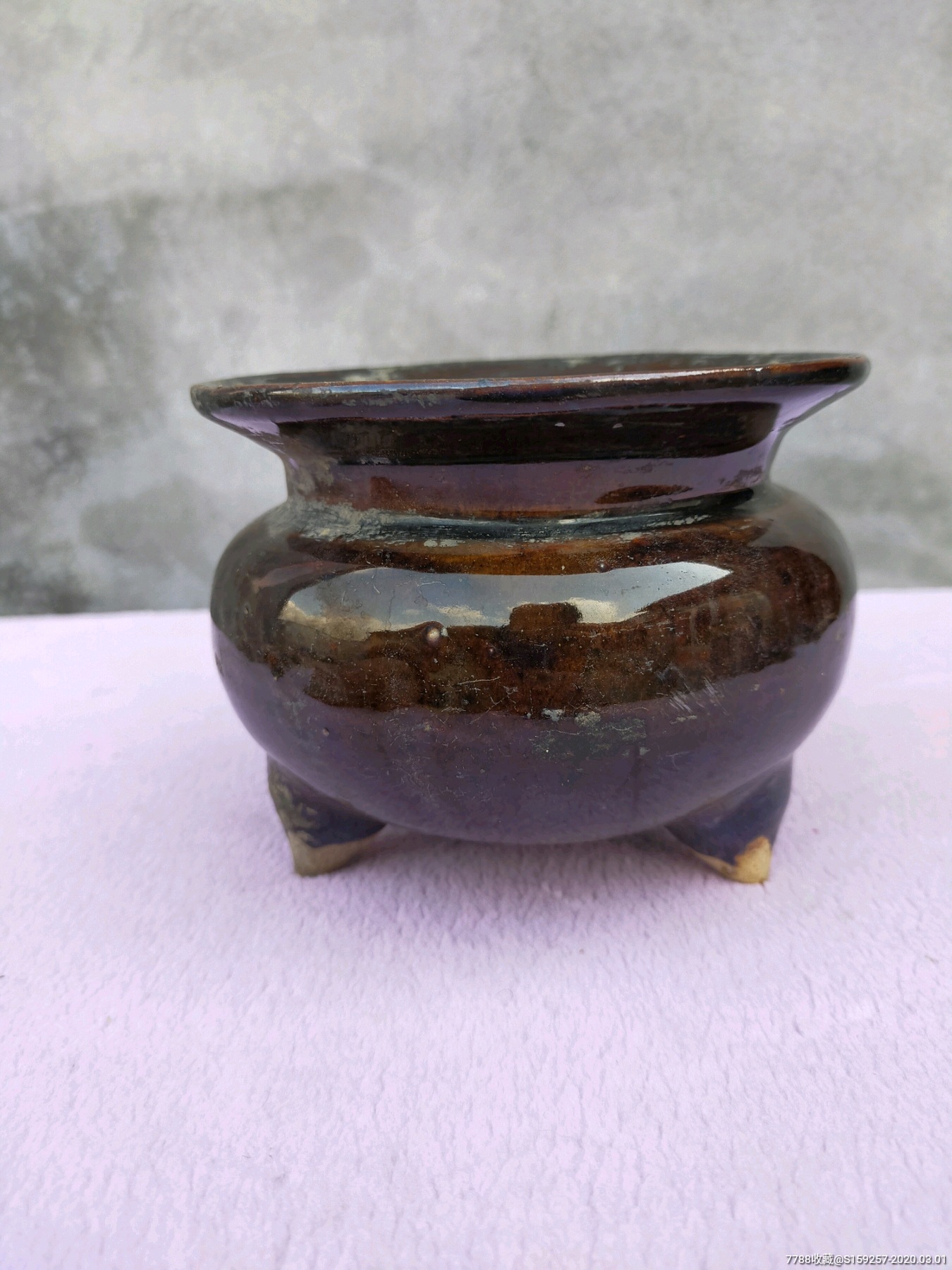 民国酱釉香炉一个