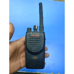对讲机一个(au22400927)_7788收藏__收藏热线