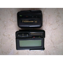 摩托罗拉一对传呼机(au22409367)_7788收藏__收藏热线