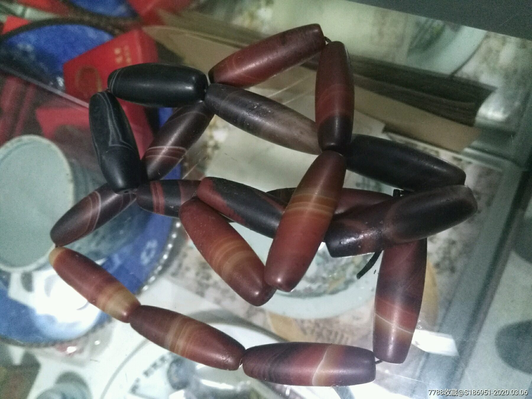 8粒基本都是成对的缠丝马脑捅珠