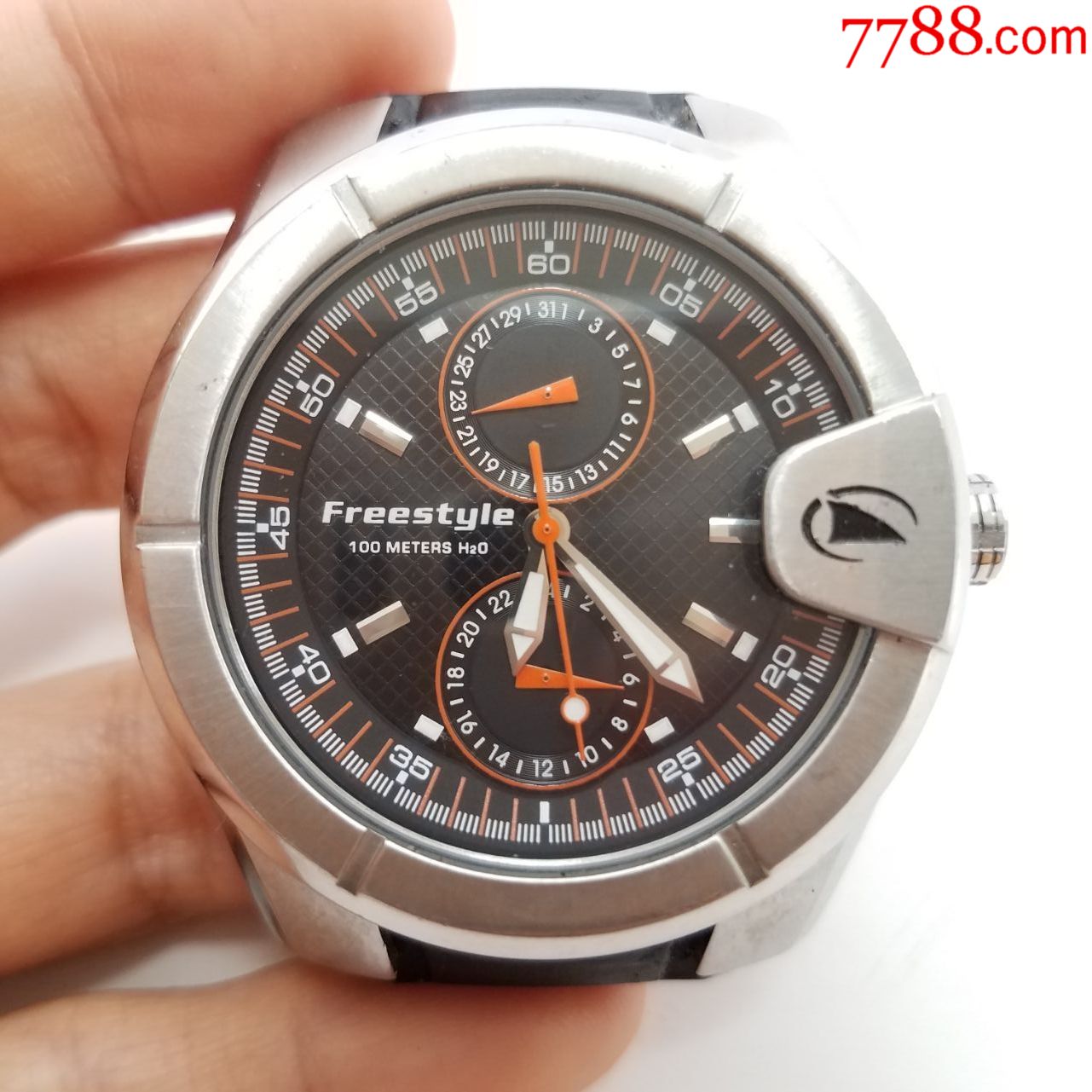 freestyle电子男表【夜光漂亮】【独特2眼格纹表盘,双色指针】【走时