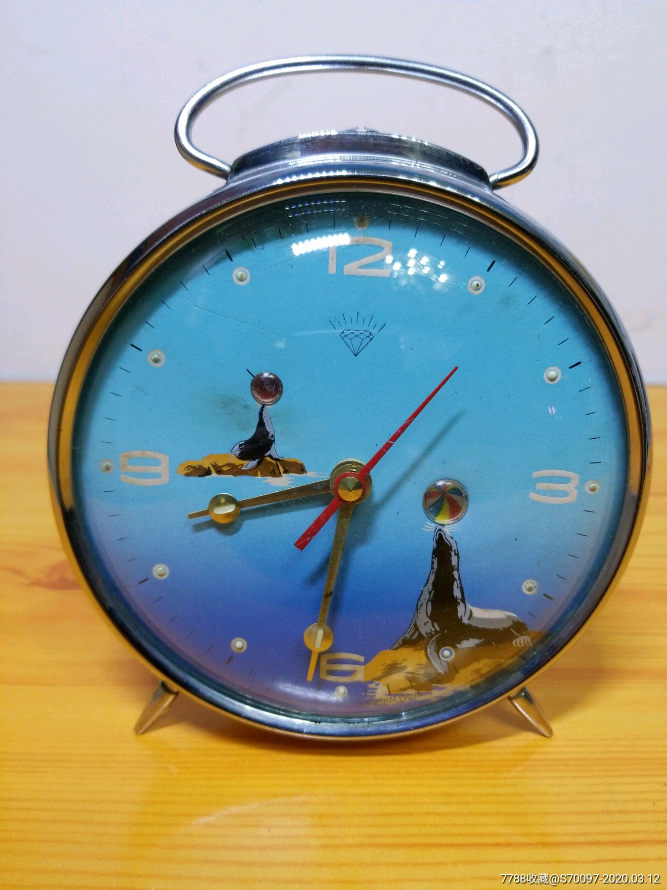 钻石牌老机械闹钟,中国上海,海狮顶球,文革老钟表手表怀旧收藏