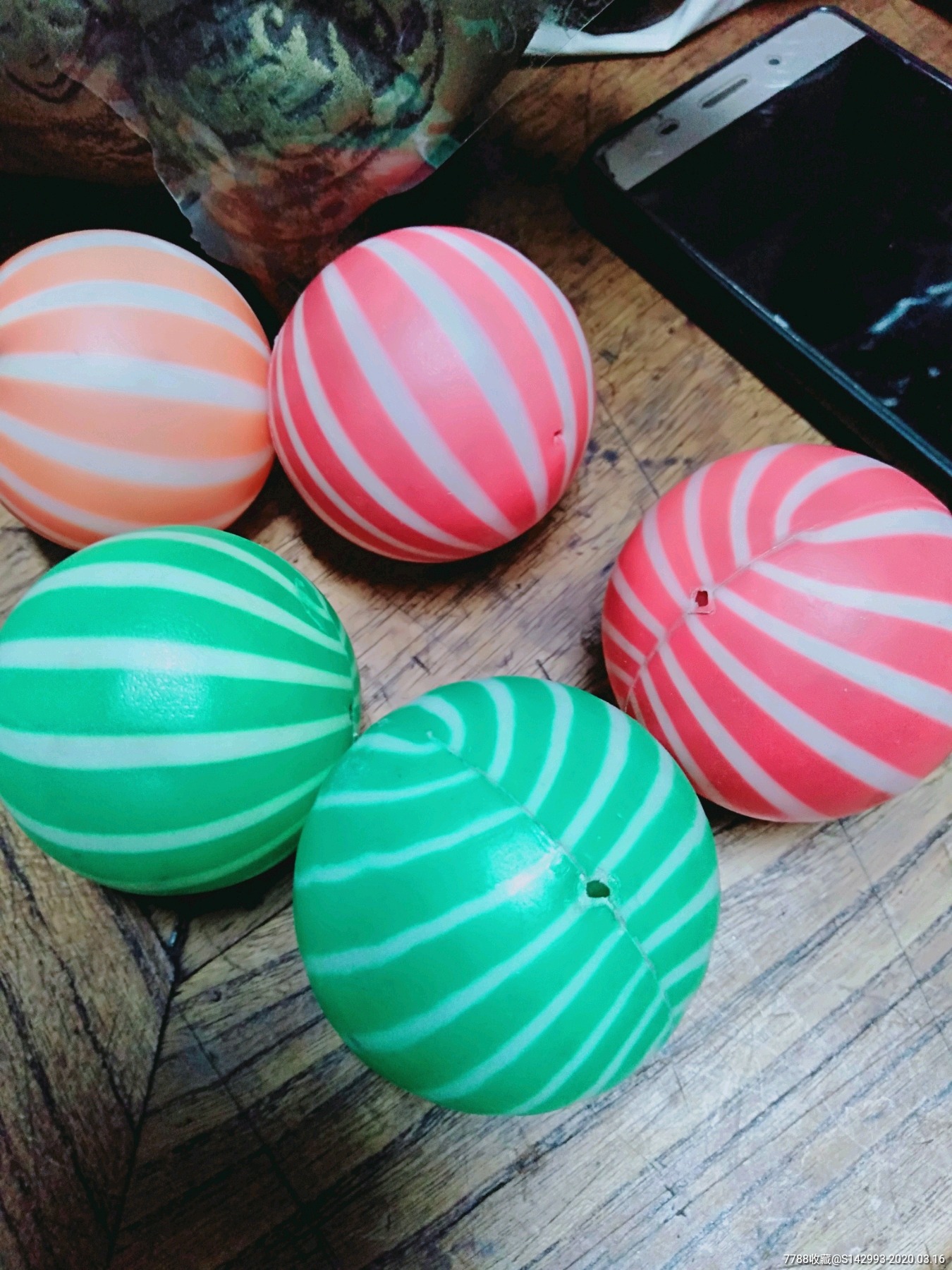 胶皮玩具 >> 80年代玩具球  滚动鼠标滚轴,图片即可轻松放大,缩小