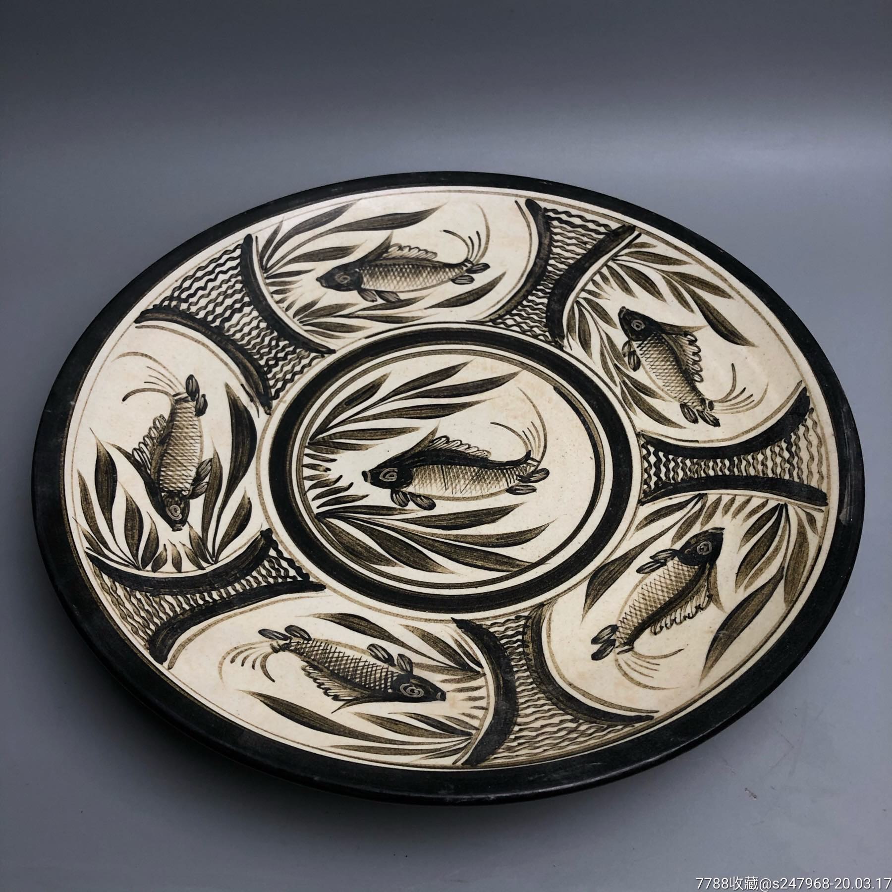 磁州窑鱼纹盘