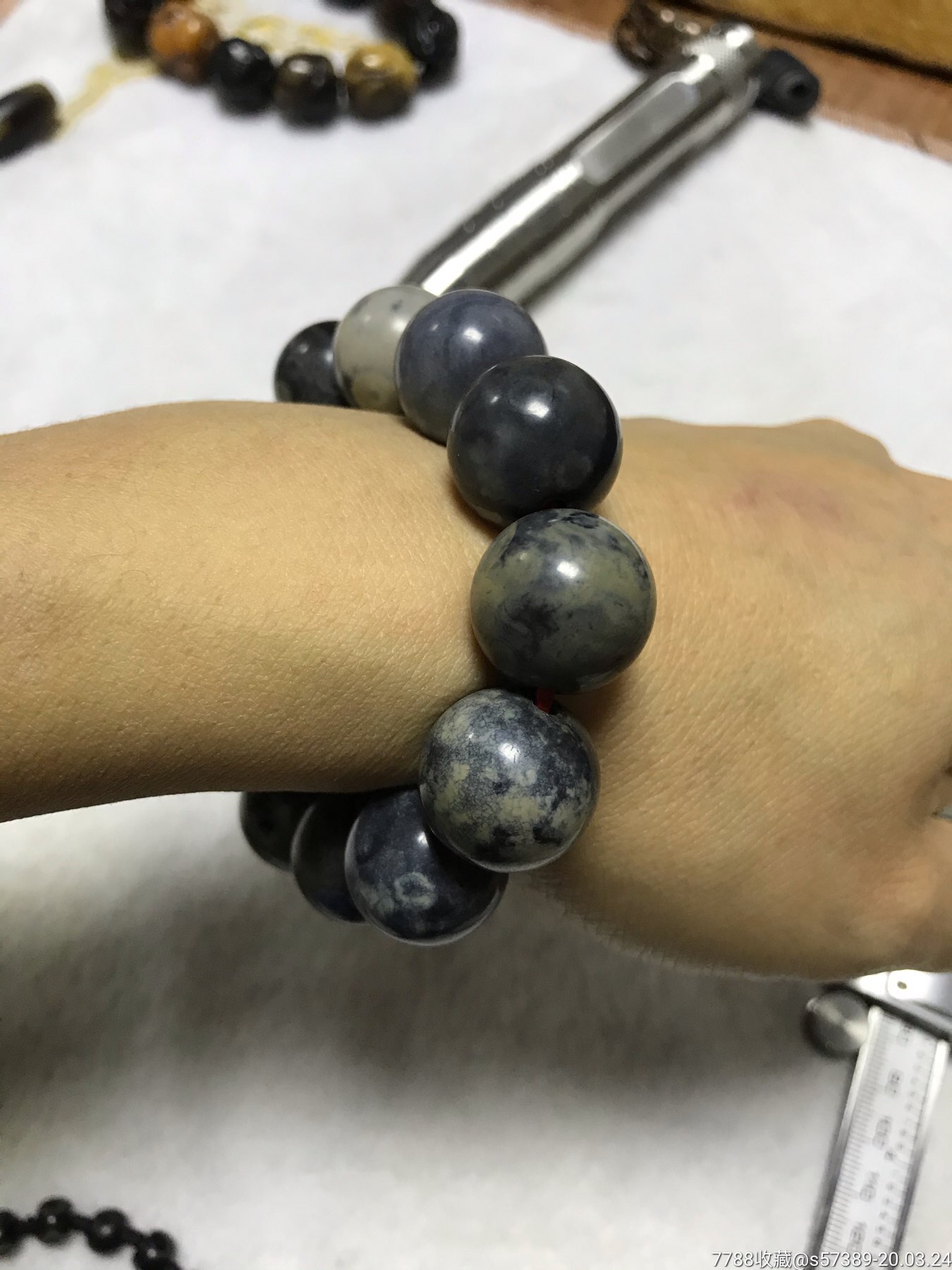 老藏区蓝沁唐球玛瑙手串