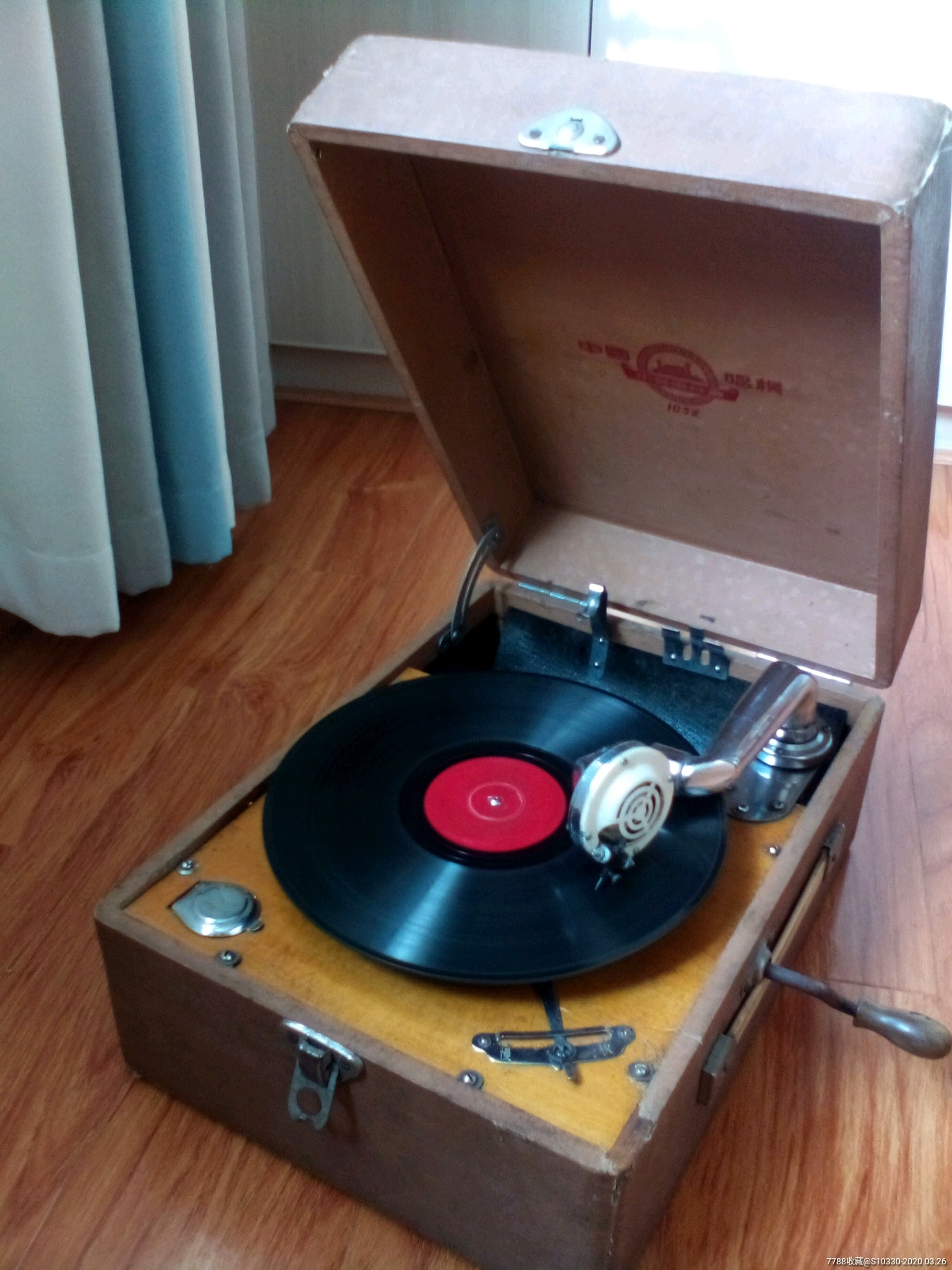 五十年代中华103手摇78转留声机,新中国第*代唱机