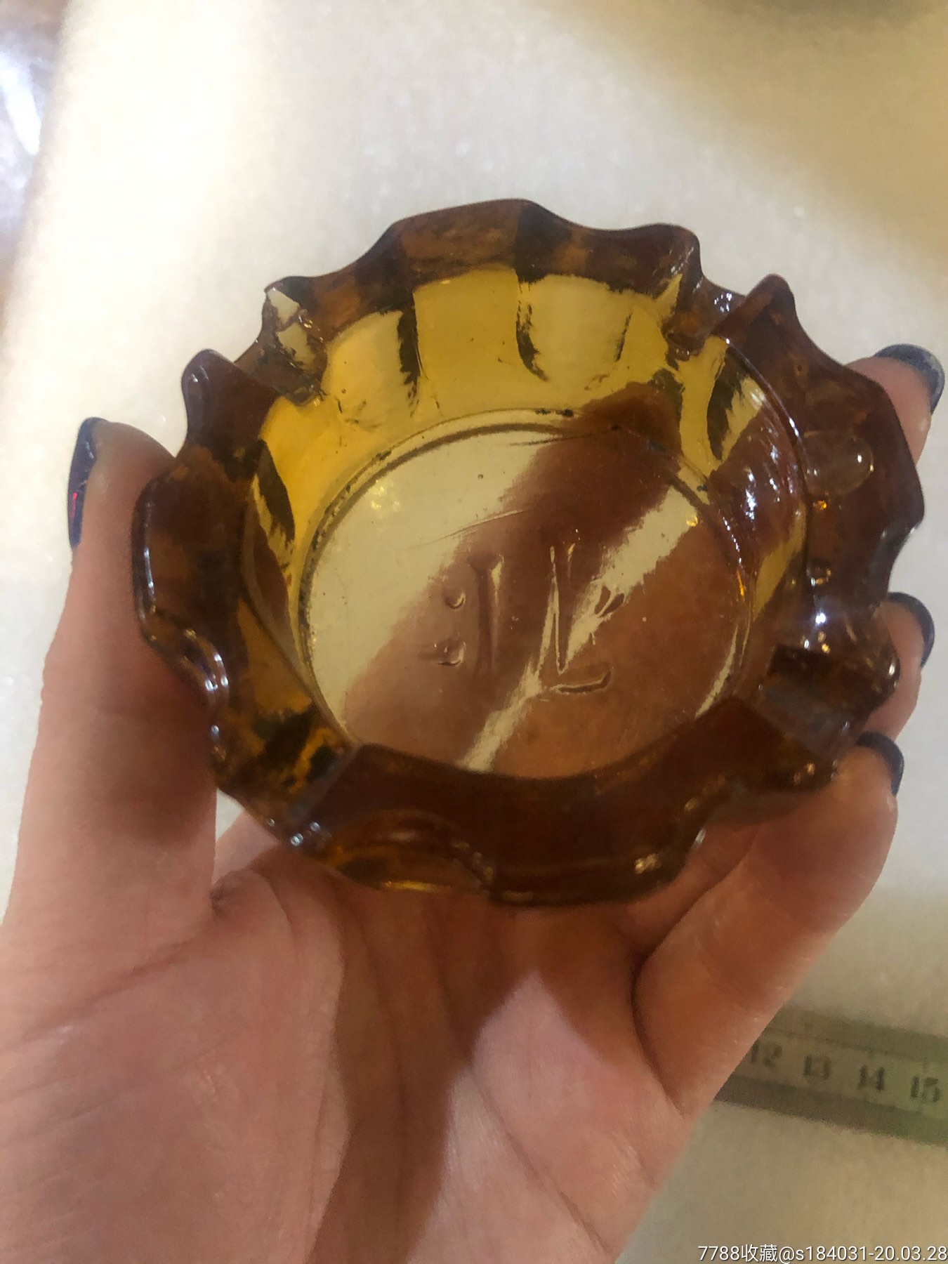 老式玻璃烟灰缸