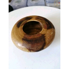 唐代长沙窑褐釉点彩水盂