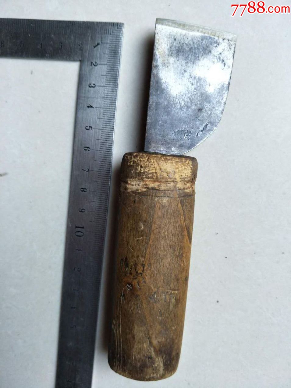 小*本修鞋刀,可能是民国左右,有标,看不太清,瑕疵图中有示,如图