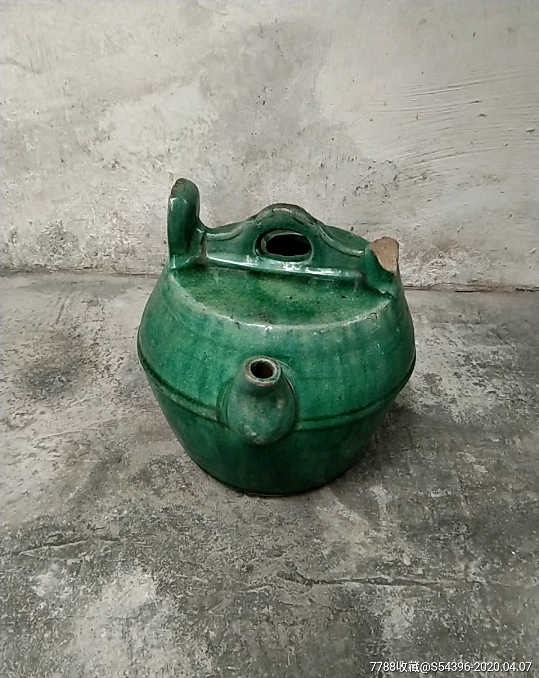 清朝石湾窑绿陶茶壶