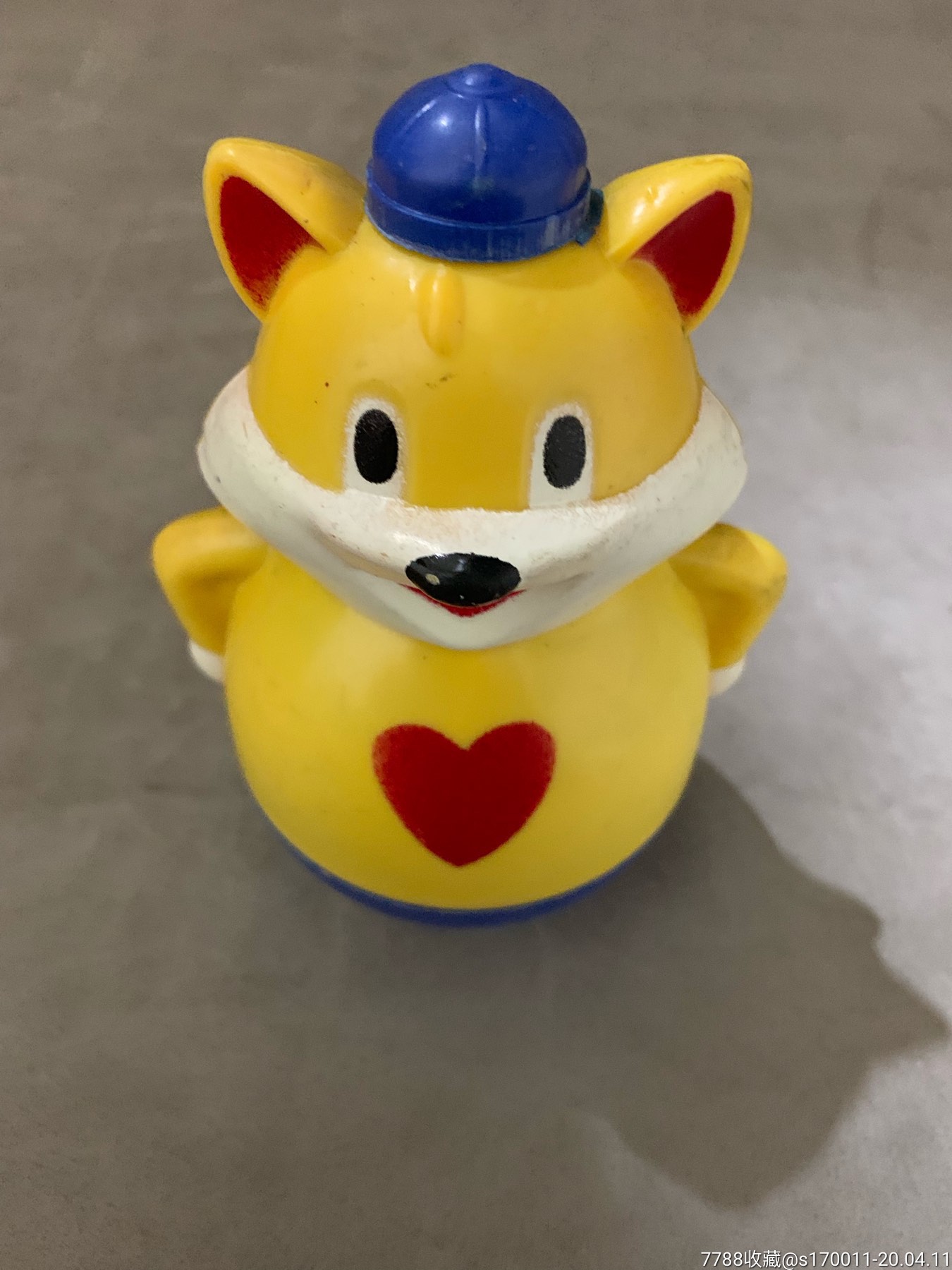 怀旧玩具小狐狸心形不倒翁