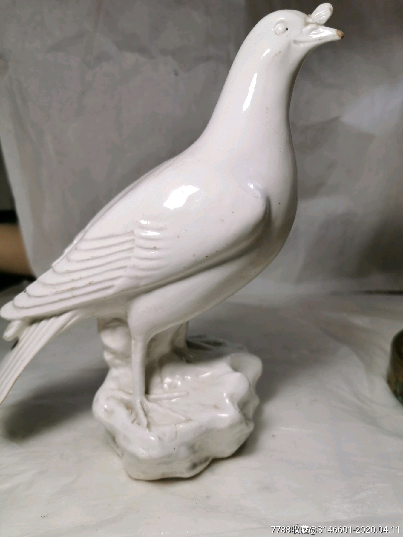 白瓷鸽子(高20㎝)