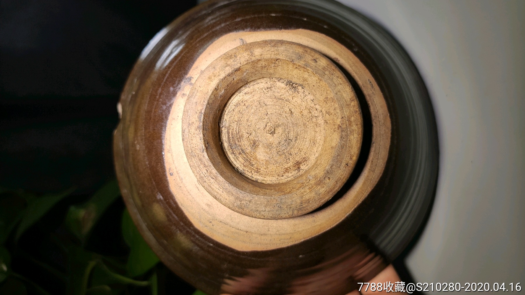 酱釉老瓷碗