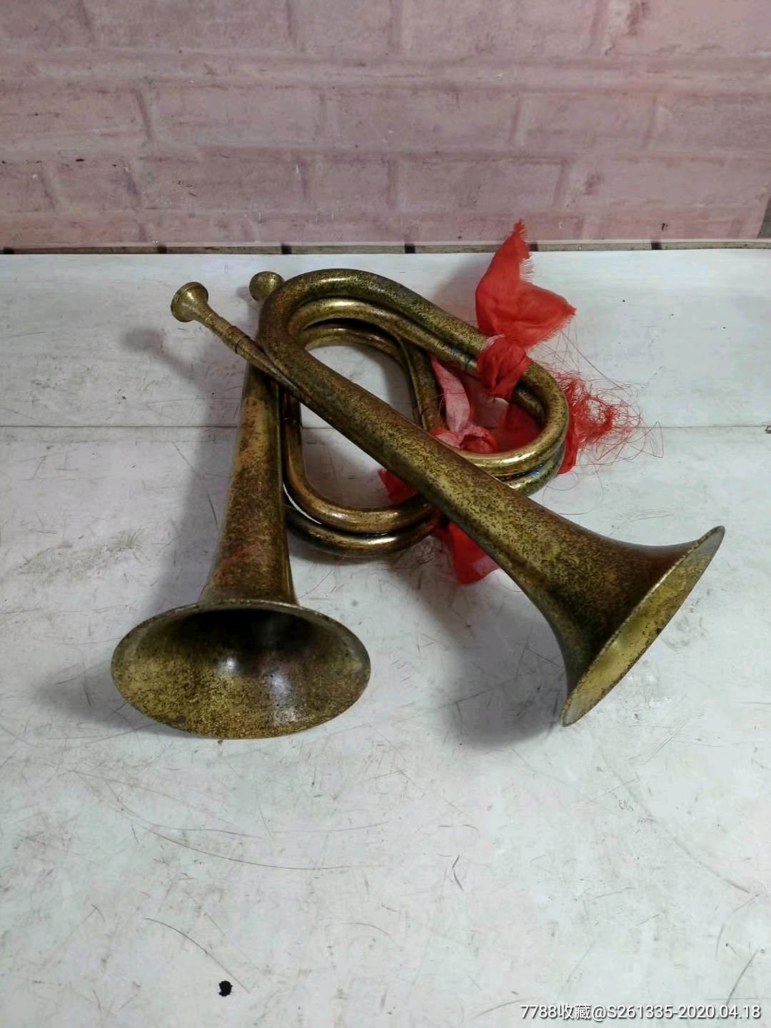 冲锋号喇叭下乡收的