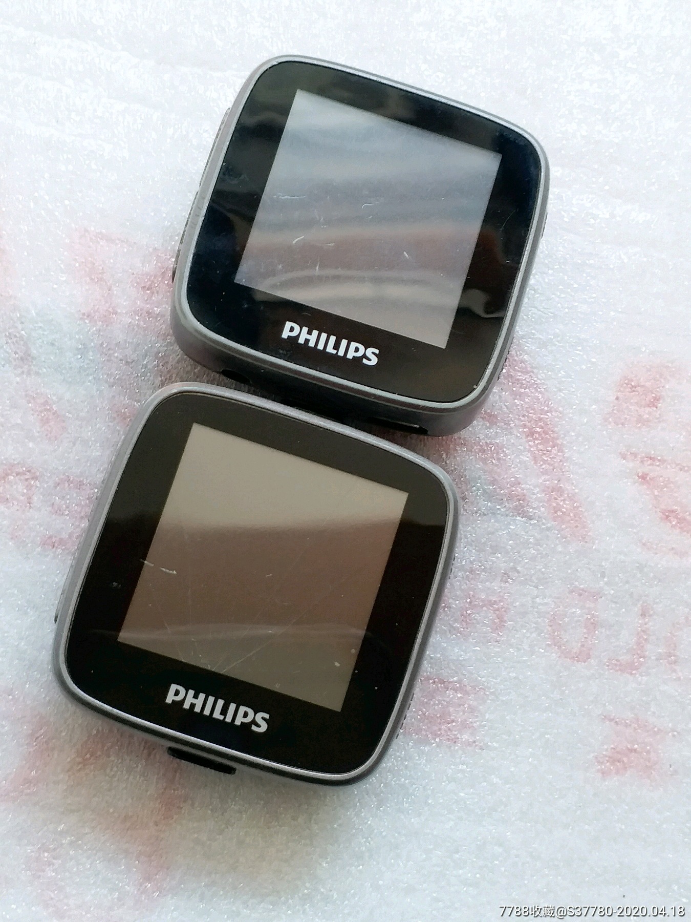飞利浦mp3一个碎屏一起拍