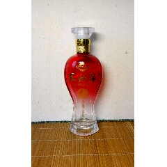 吉祥天地缘酒瓶