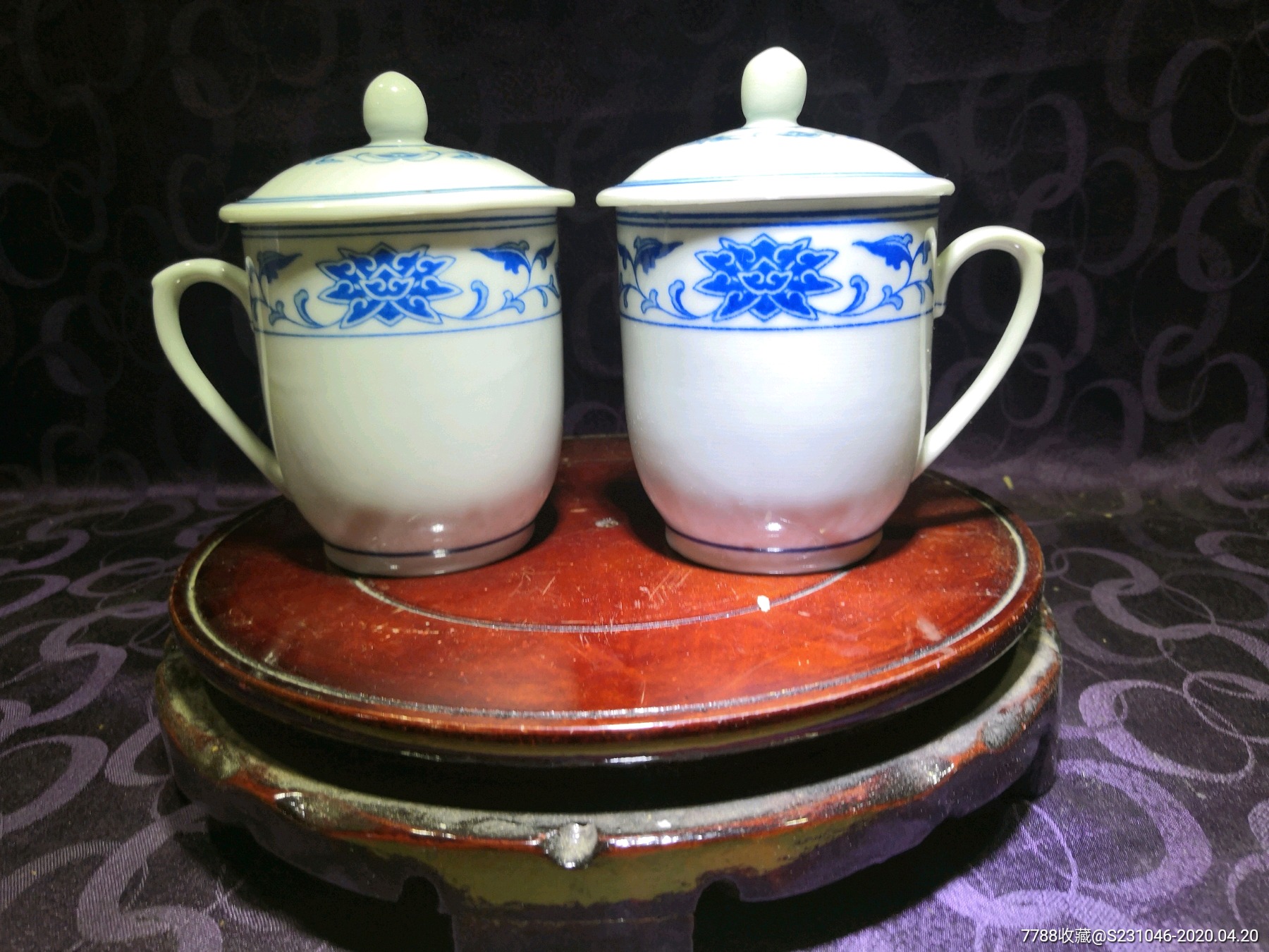 早期景德镇红旗瓷厂高白泥釉中彩茶杯一对