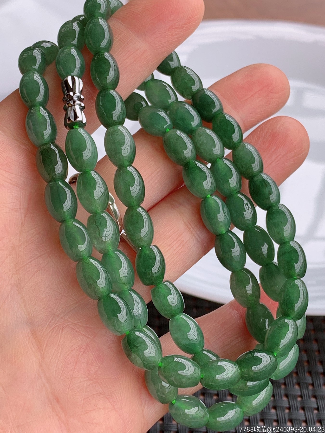 冰润浅绿翡翠米珠项链