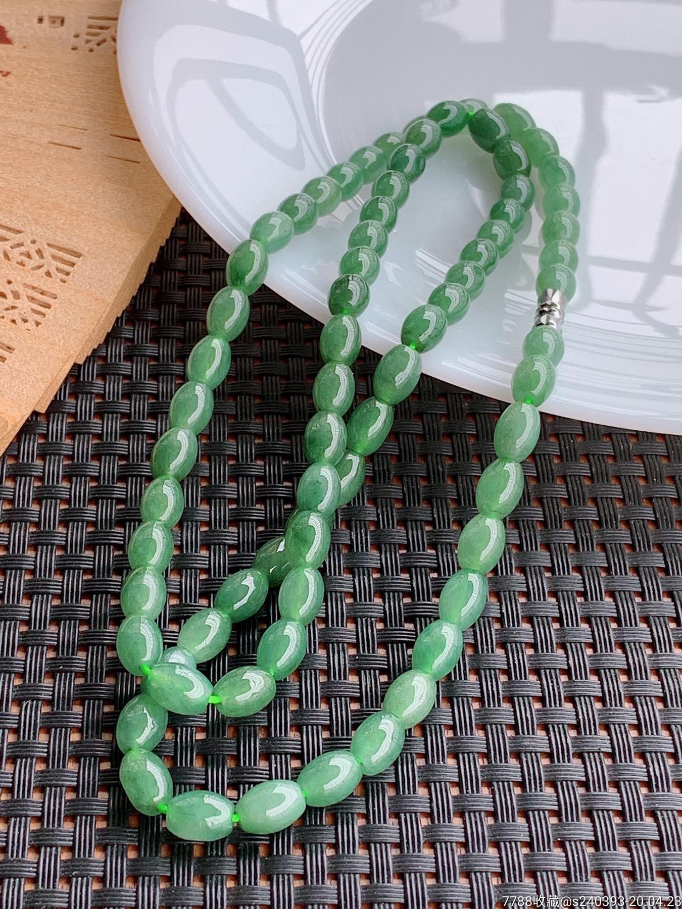 冰润浅绿翡翠米珠项链