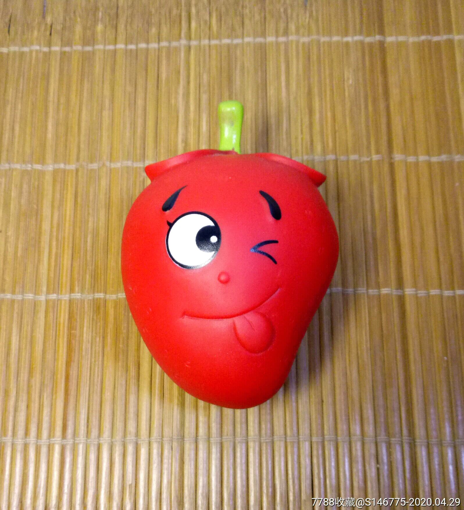 胶皮草莓玩具