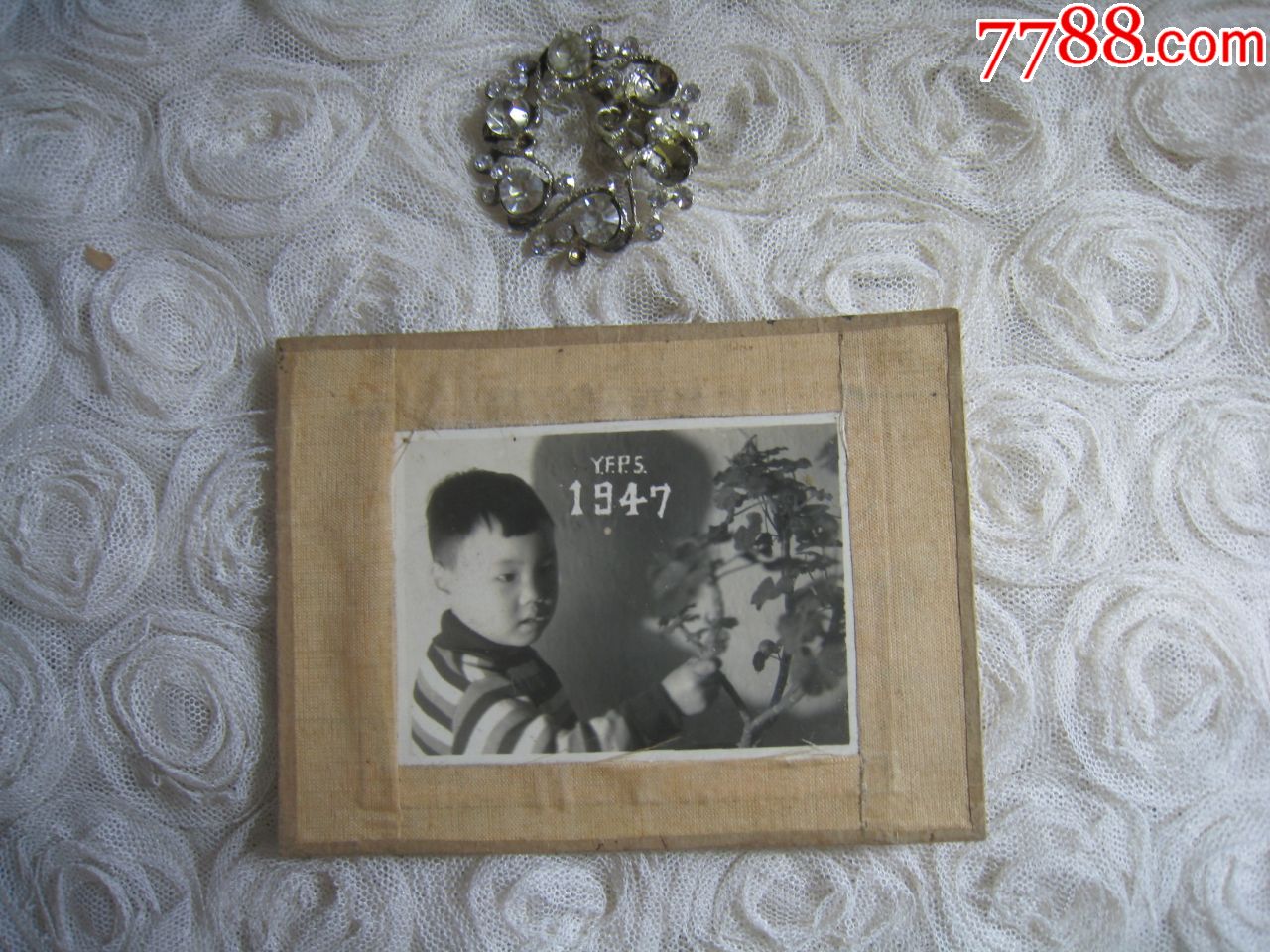 民国老照片带纸板童年的回忆光影中的可爱小男孩1947年