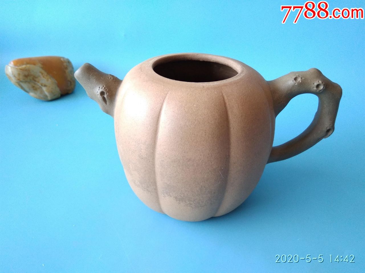 "吴彩芬制"底款紫砂段泥手工仿生壶名家制作南瓜壶,紫砂壶