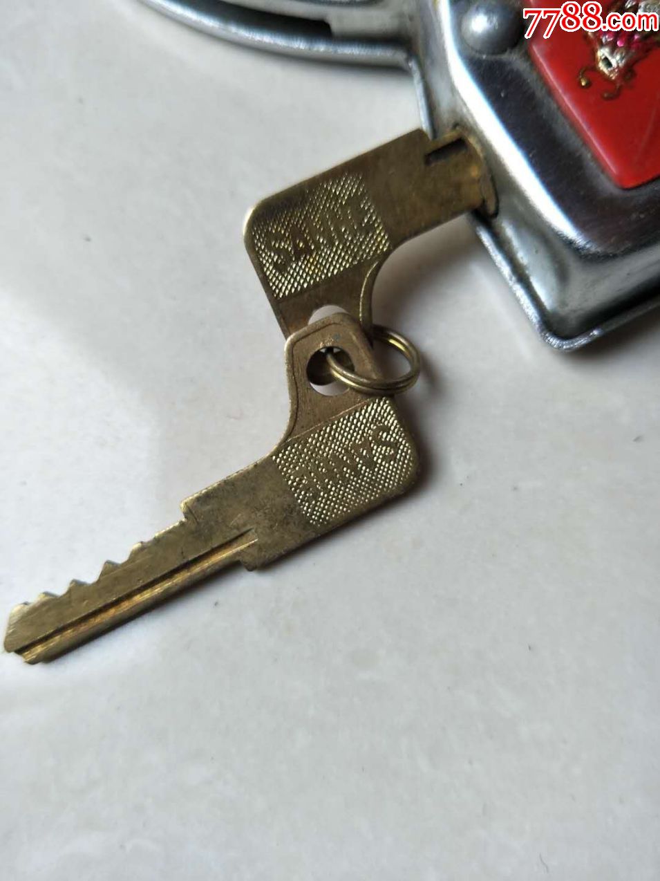 七八十年代左右,接近全新品凤凰牌自行车锁,二把原钥匙,好用